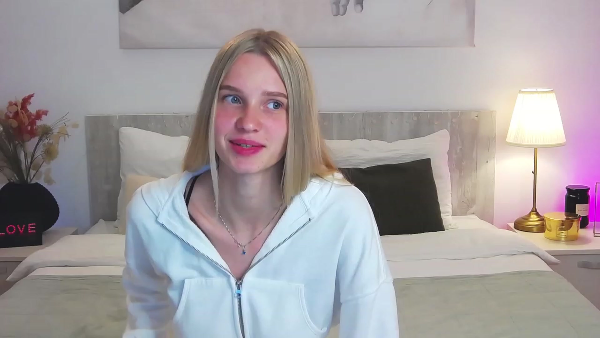 Gallery image thumbnail from Angell_XO's myfreecams stream on, 03/03/2023, 13:46 image 9 of 20