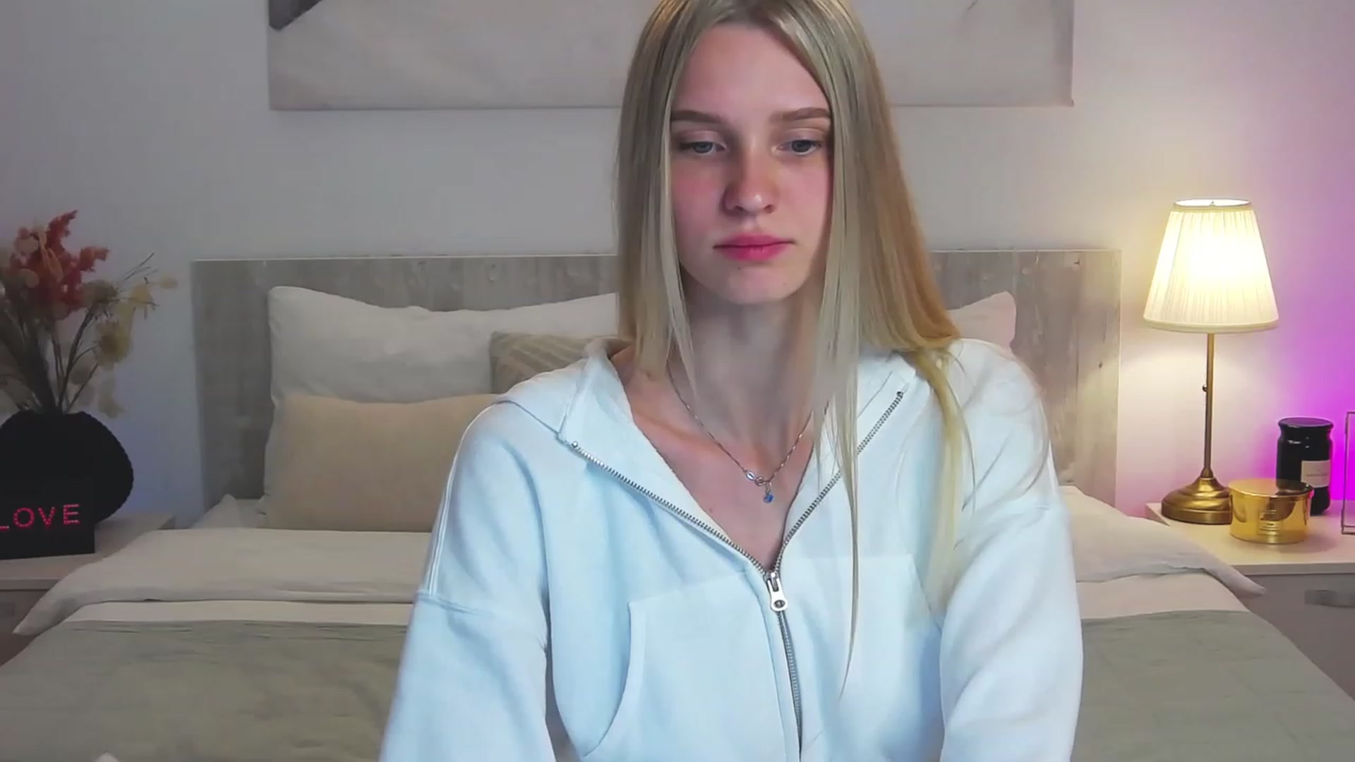 Gallery image thumbnail from Angell_XO's myfreecams stream on, 03/03/2023, 13:46 image 18 of 20