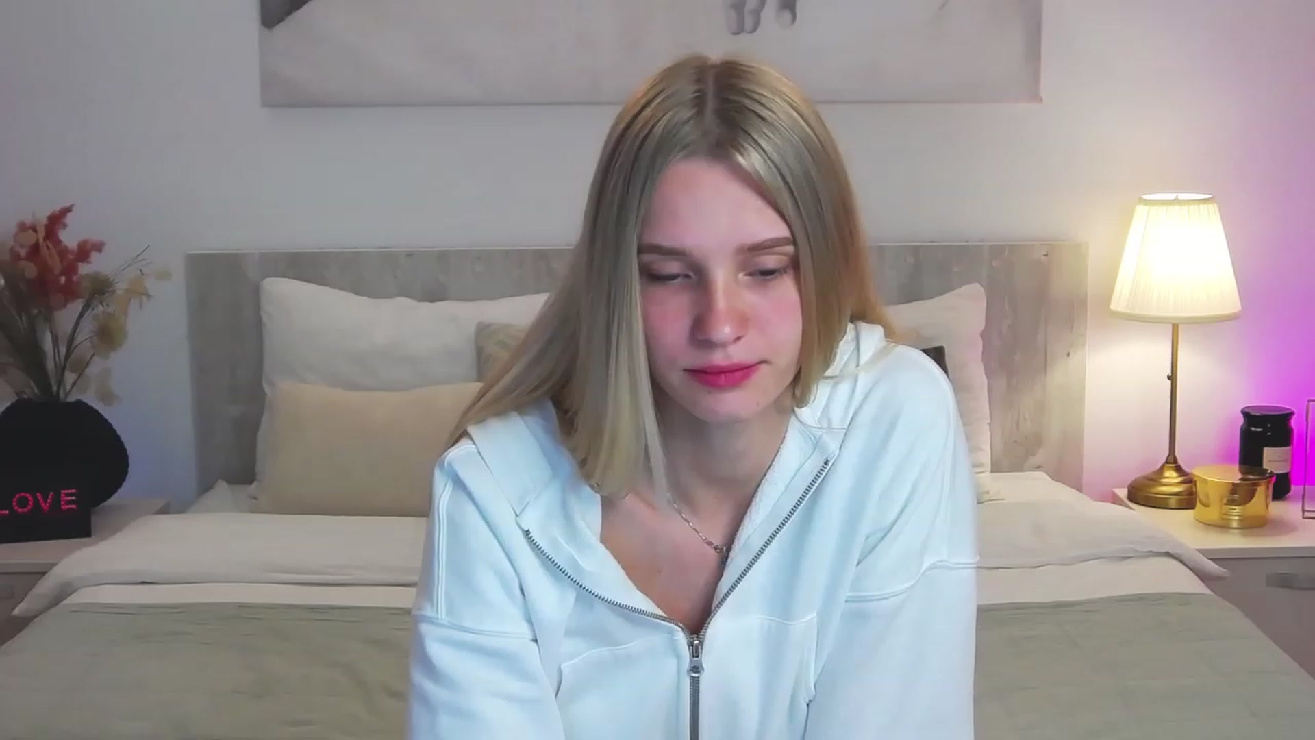 Gallery image thumbnail from Angell_XO's myfreecams stream on, 03/03/2023, 13:46 image 13 of 20