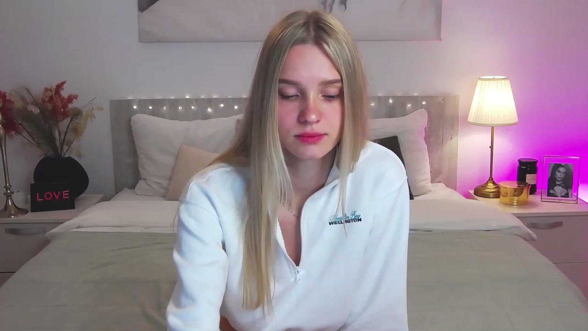 Gallery image thumbnail from Angell_XO's myfreecams stream on, 03/05/2023, 09:01 image 14 of 20
