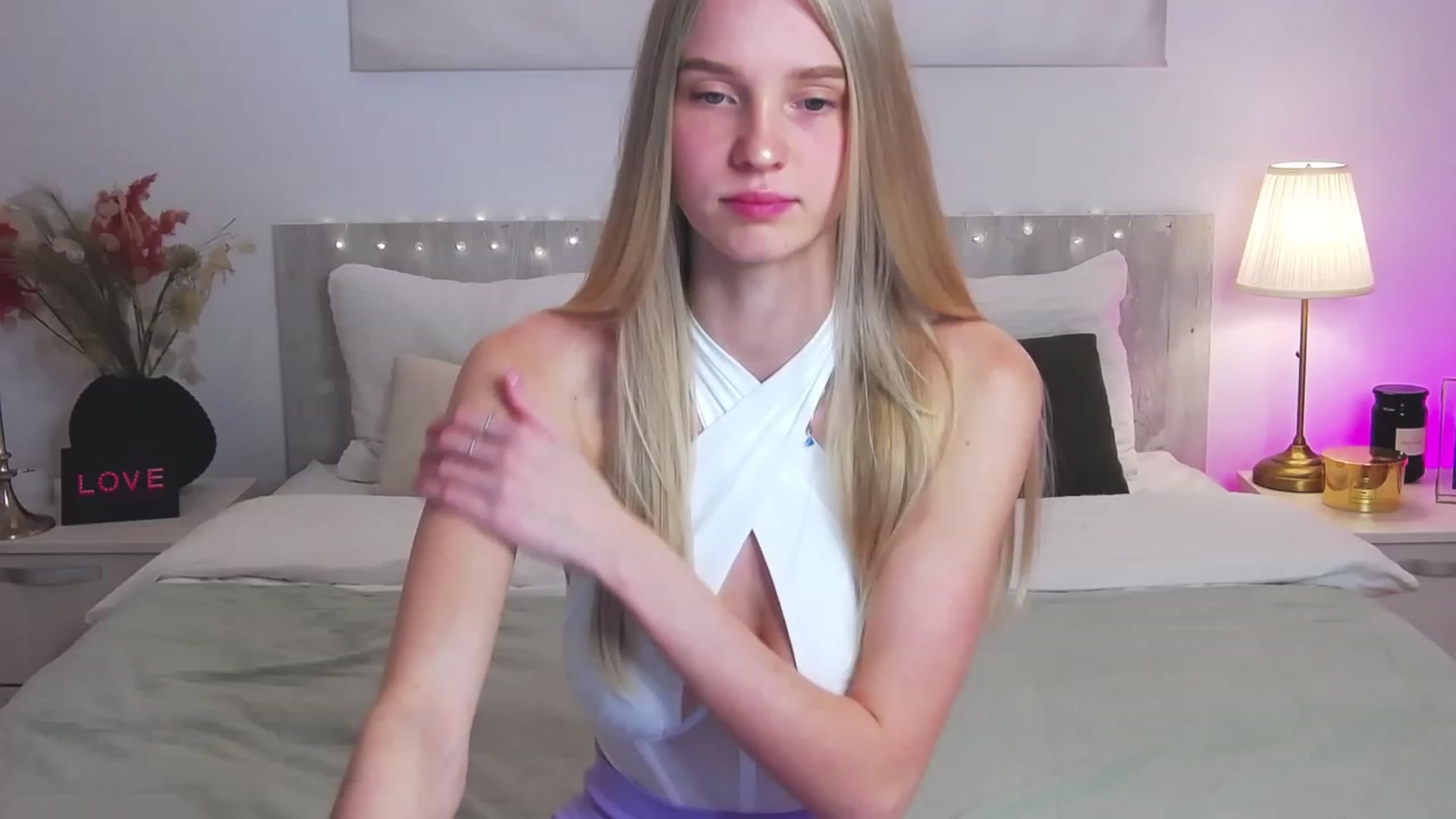 Gallery image thumbnail from Angell_XO's myfreecams stream on, 03/06/2023, 13:20 image 16 of 20