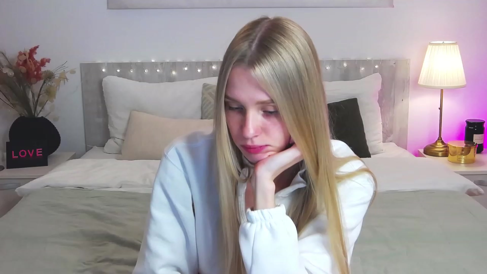 Gallery image thumbnail from Angell_XO's myfreecams stream on, 03/06/2023, 20:02 image 11 of 20