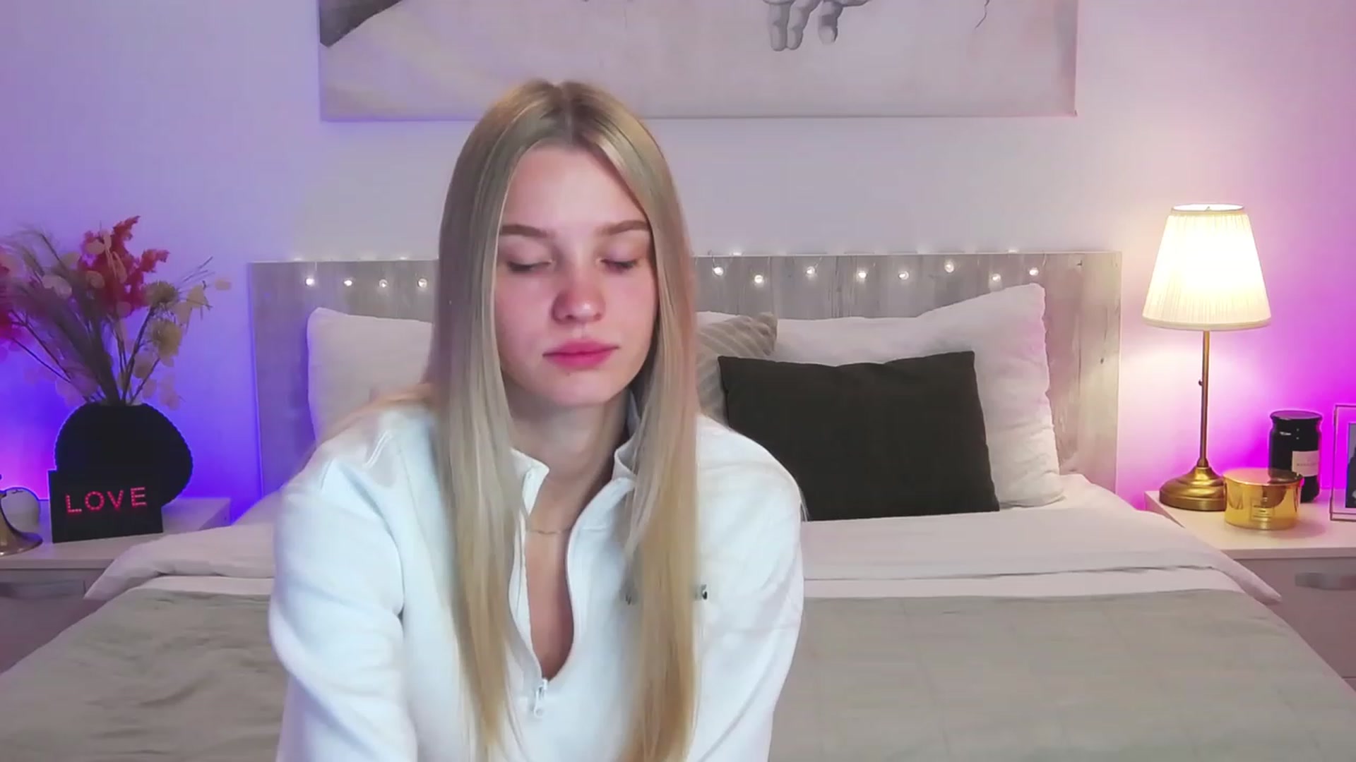 Gallery image thumbnail from Angell_XO's myfreecams stream on, 03/07/2023, 06:29 image 2 of 20