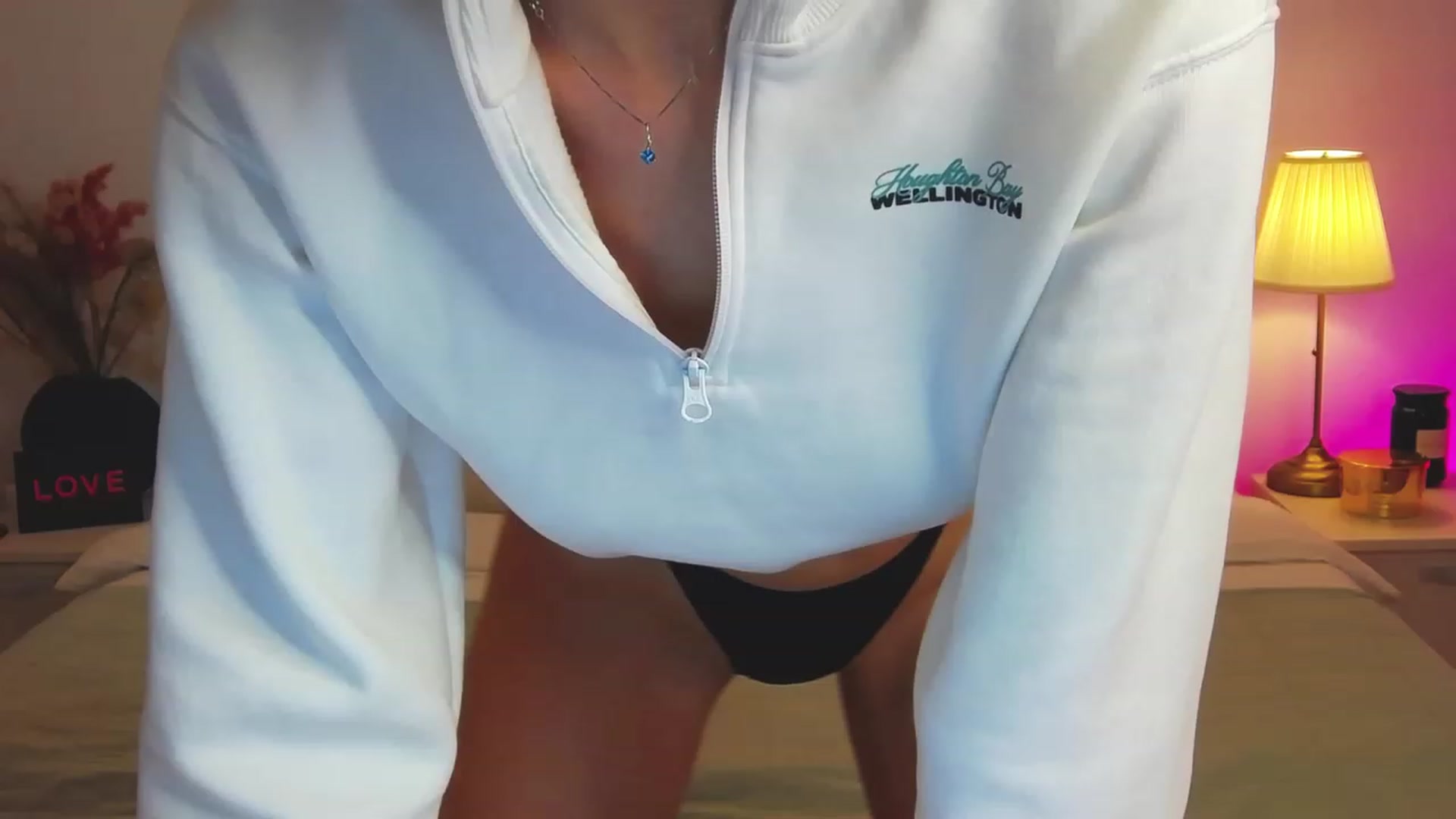 Gallery image thumbnail from Angell_XO's myfreecams stream on, 03/07/2023, 09:59 image 2 of 20