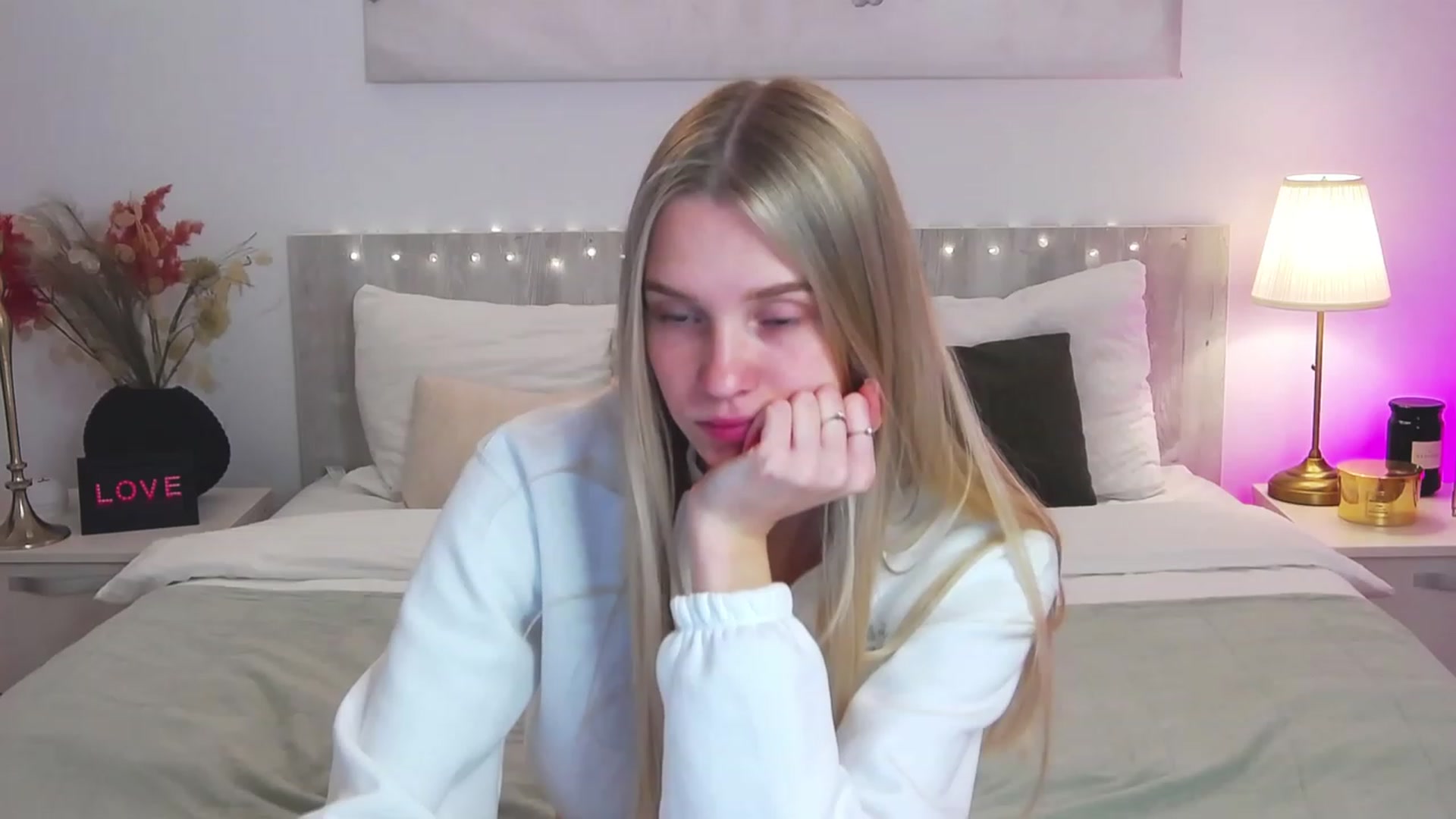 Gallery image thumbnail from Angell_XO's myfreecams stream on, 03/07/2023, 13:05 image 3 of 20