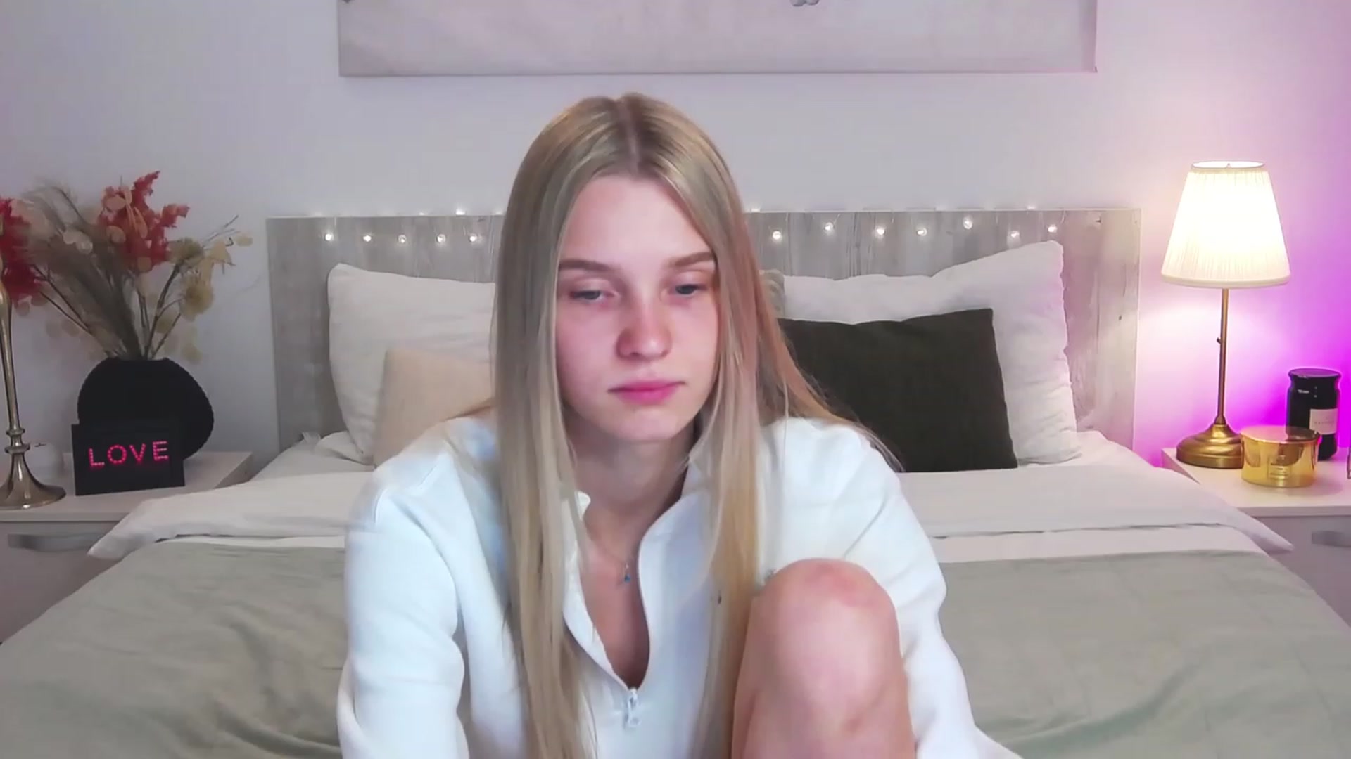 Gallery image thumbnail from Angell_XO's myfreecams stream on, 03/07/2023, 13:05 image 12 of 20