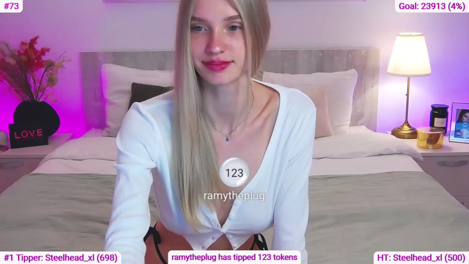 Gallery image thumbnail from Angell_XO's myfreecams stream on, 03/11/2023, 19:16 image 4 of 20