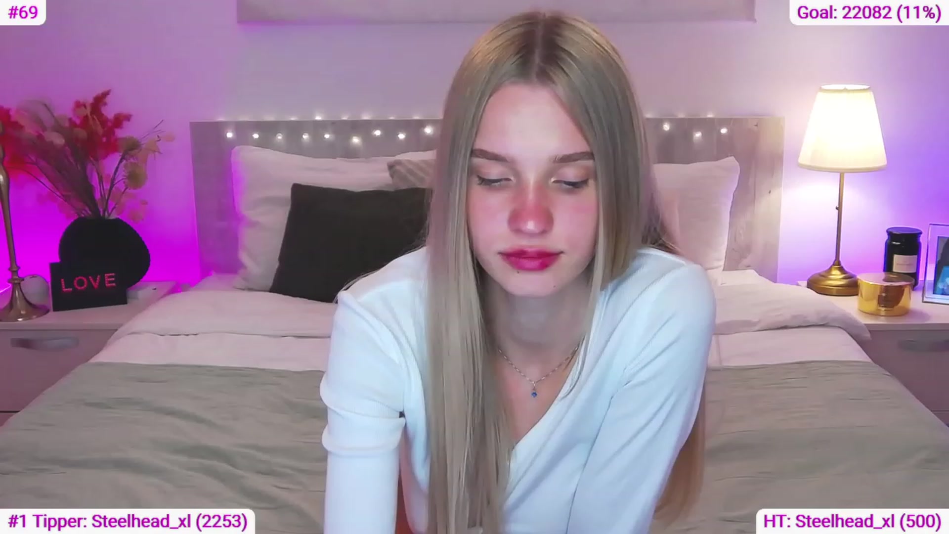 Gallery image thumbnail from Angell_XO's myfreecams stream on, 03/11/2023, 19:16 image 18 of 20