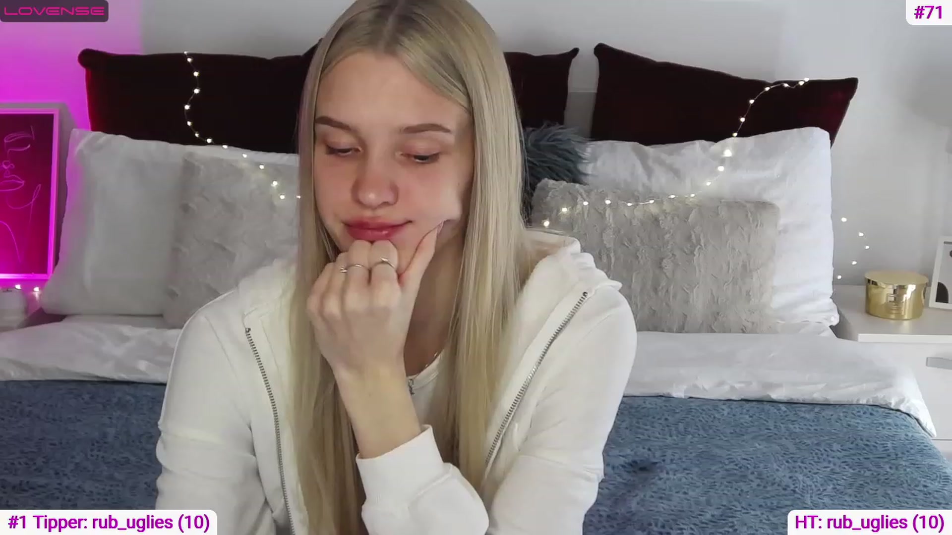 Gallery image thumbnail from Angell_XO's myfreecams stream on, 03/14/2023, 12:38 image 11 of 20