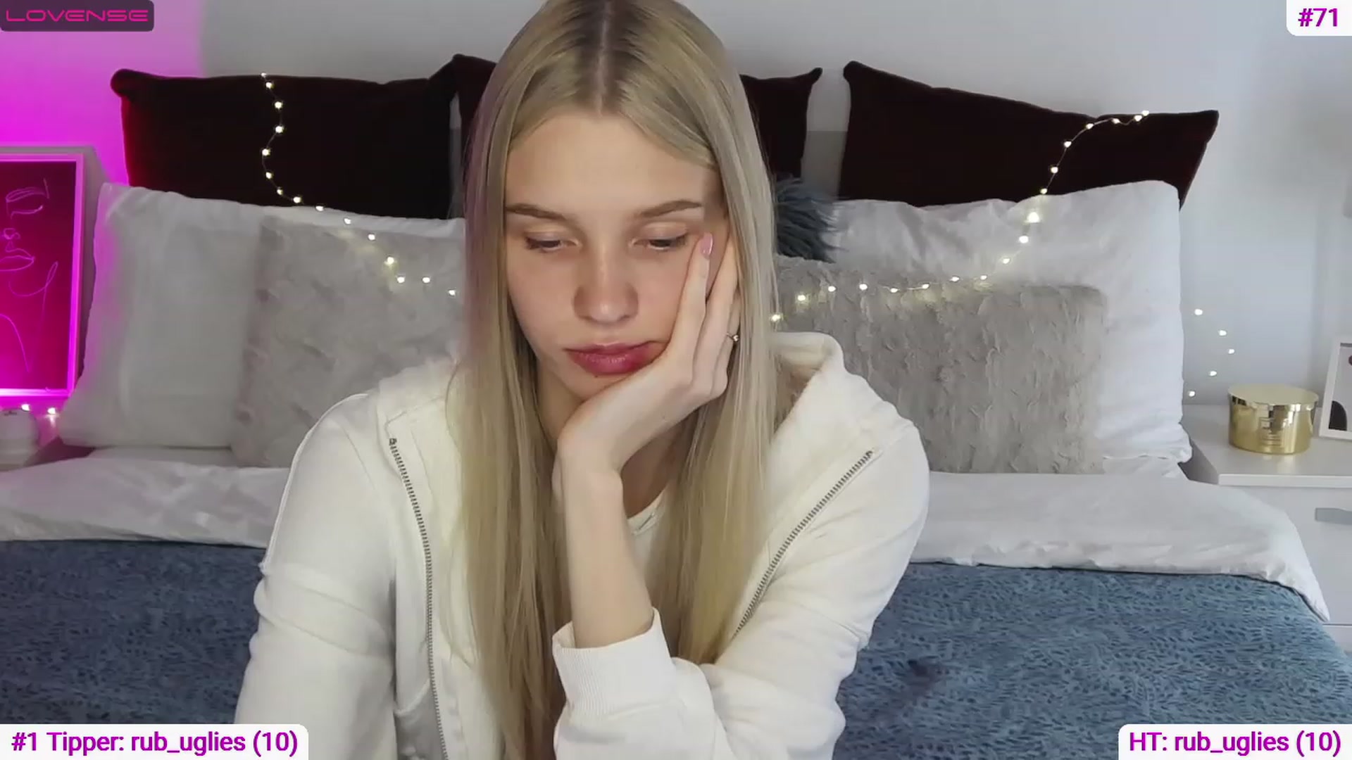 Gallery image thumbnail from Angell_XO's myfreecams stream on, 03/14/2023, 12:38 image 16 of 20