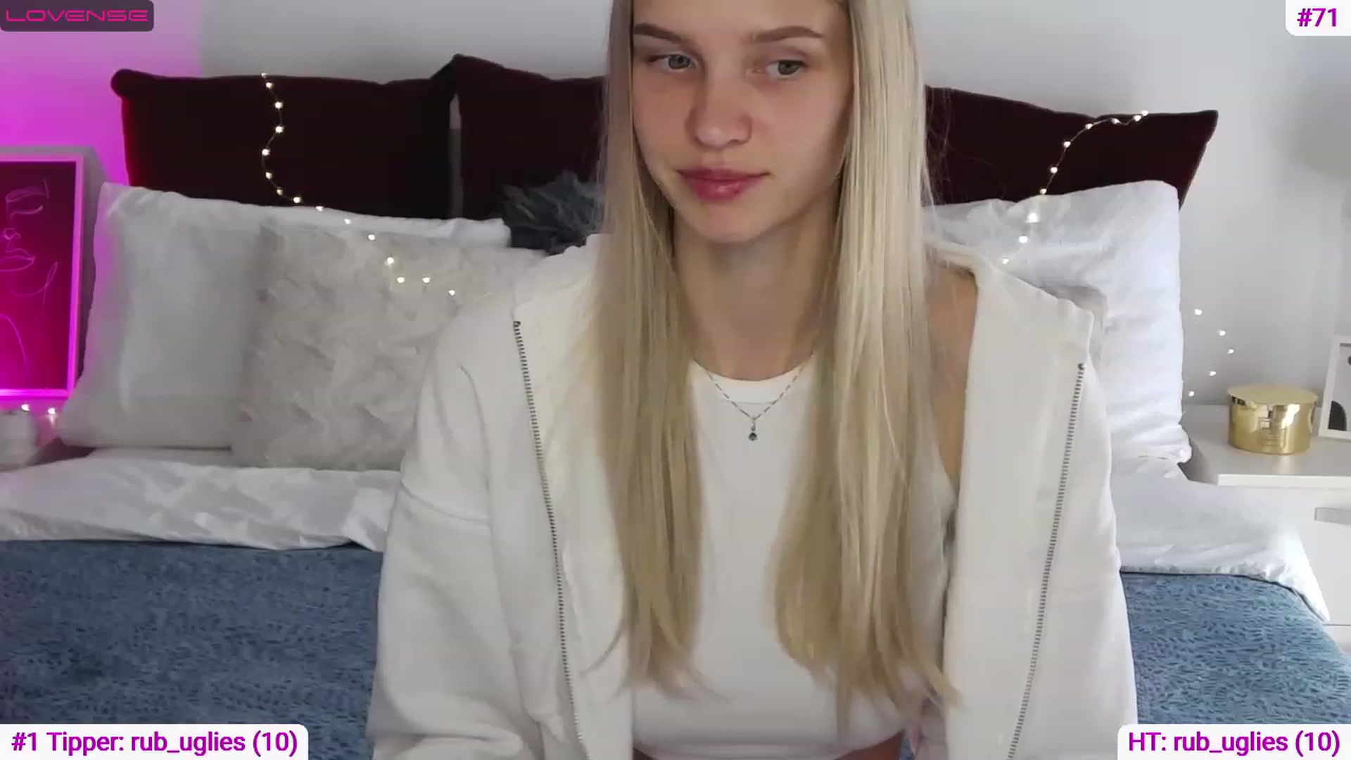 Gallery image thumbnail from Angell_XO's myfreecams stream on, 03/14/2023, 12:38 image 6 of 20