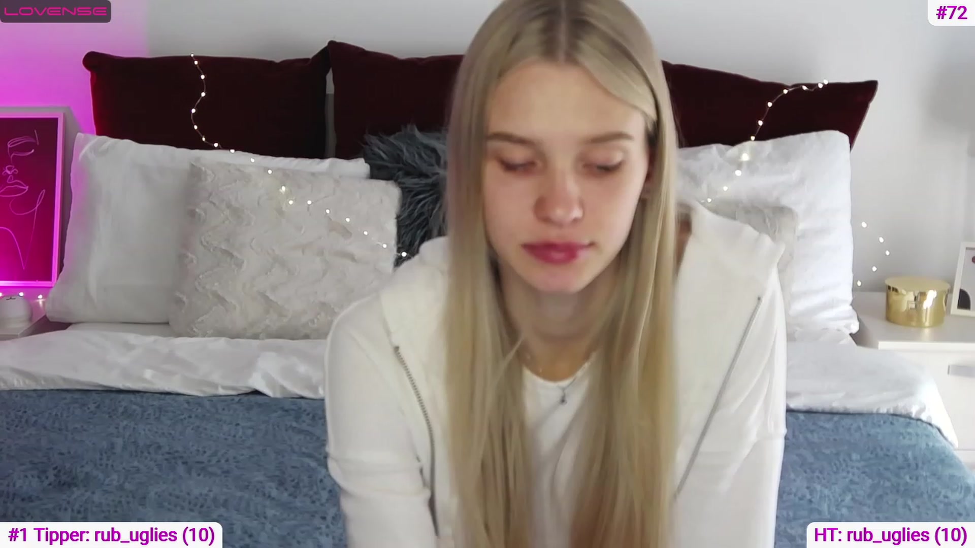 Gallery image thumbnail from Angell_XO's myfreecams stream on, 03/14/2023, 12:38 image 3 of 20
