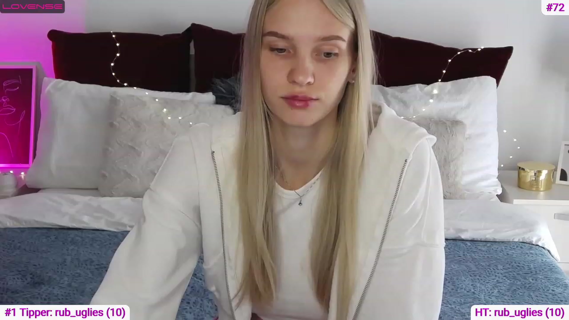 Gallery image thumbnail from Angell_XO's myfreecams stream on, 03/14/2023, 12:38 image 4 of 20