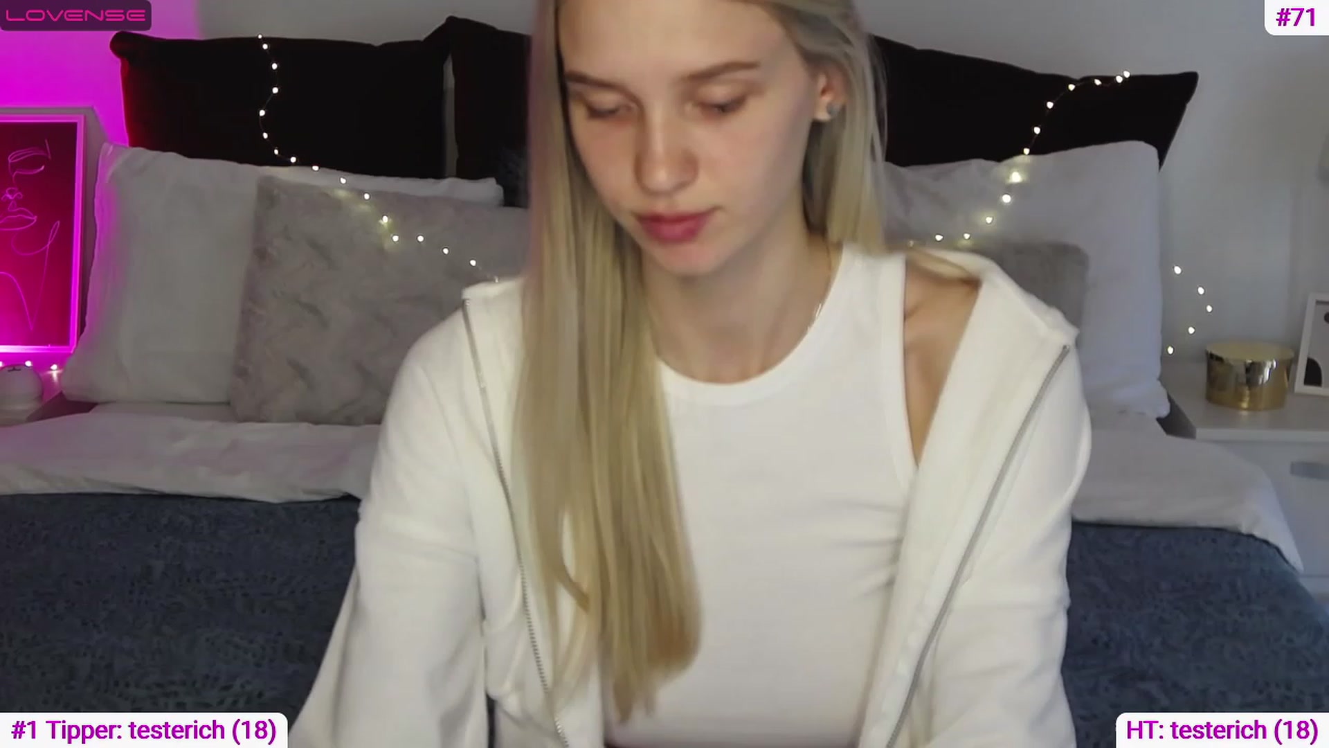 Gallery image thumbnail from Angell_XO's myfreecams stream on, 03/14/2023, 13:00 image 14 of 20