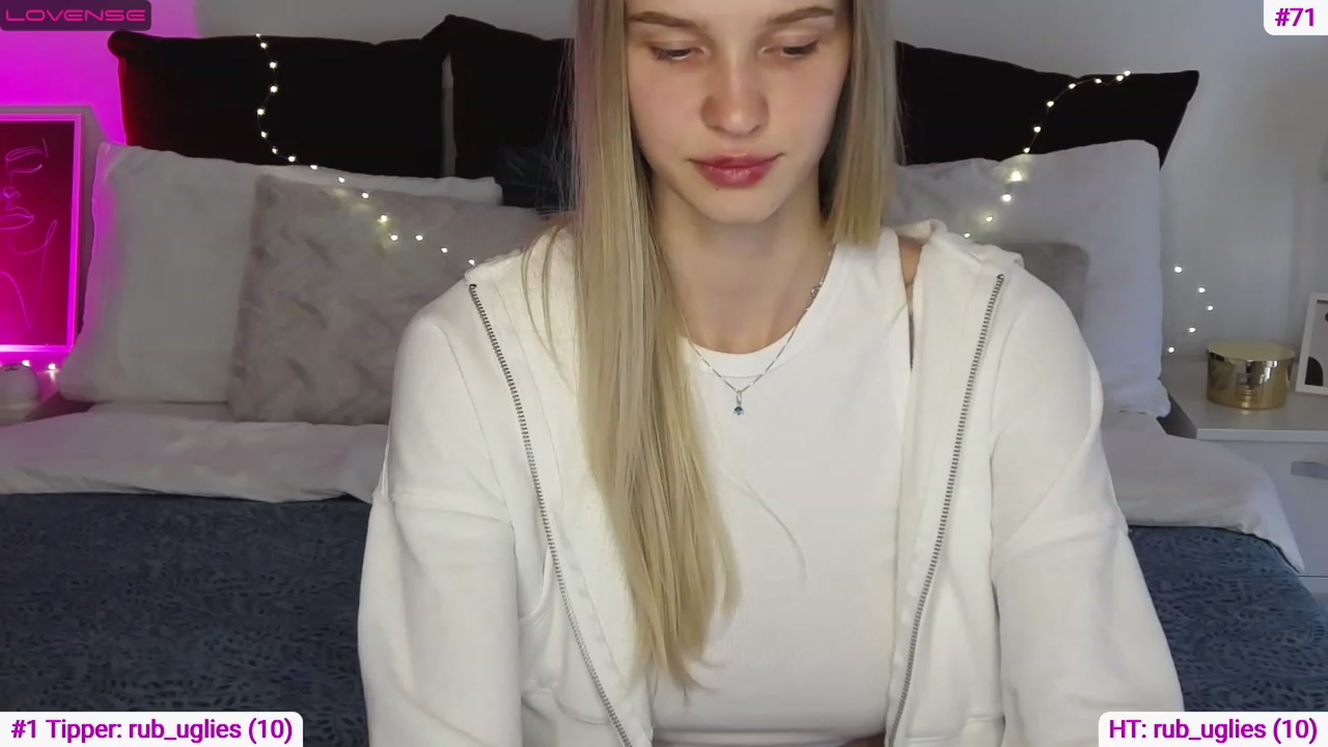 Gallery image thumbnail from Angell_XO's myfreecams stream on, 03/14/2023, 13:00 image 7 of 20
