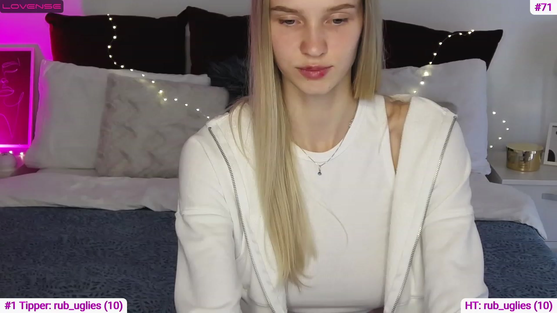 Gallery image thumbnail from Angell_XO's myfreecams stream on, 03/14/2023, 13:00 image 3 of 20
