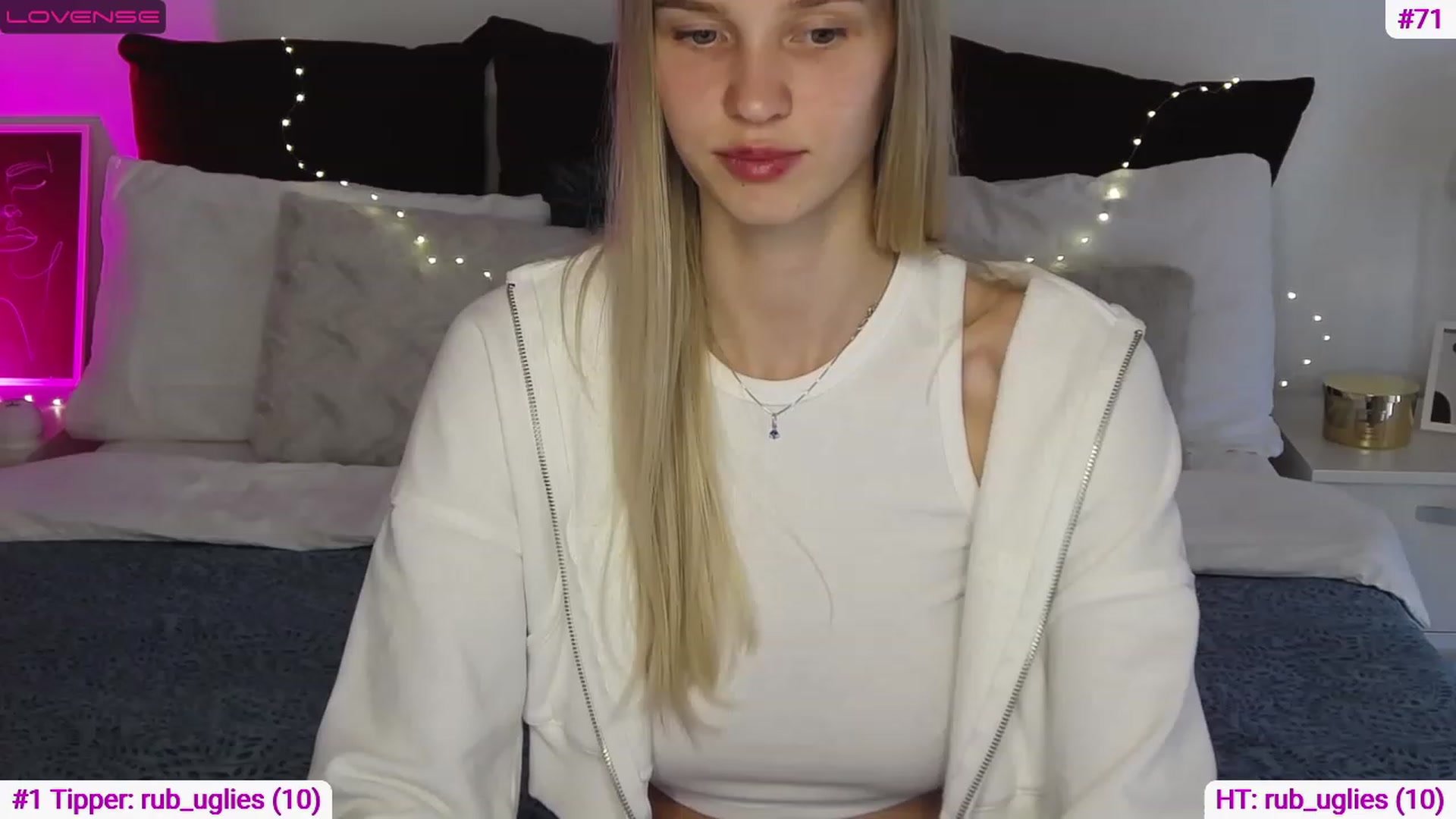 Gallery image thumbnail from Angell_XO's myfreecams stream on, 03/14/2023, 13:00 image 2 of 20