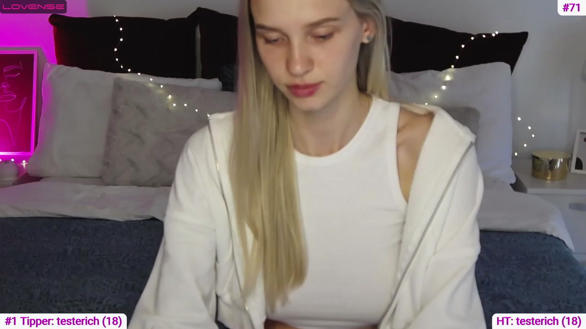 Gallery image thumbnail from Angell_XO's myfreecams stream on, 03/14/2023, 13:00 image 12 of 20
