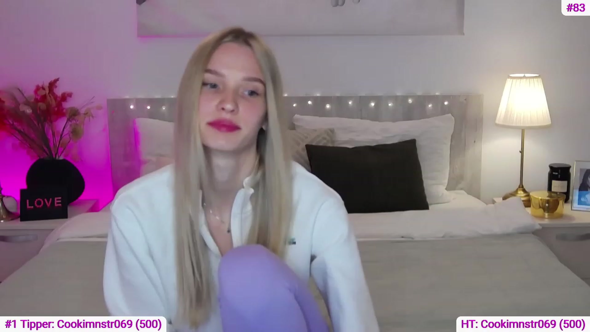Gallery image thumbnail from Angell_XO's myfreecams stream on, 03/17/2023, 09:00 image 8 of 20