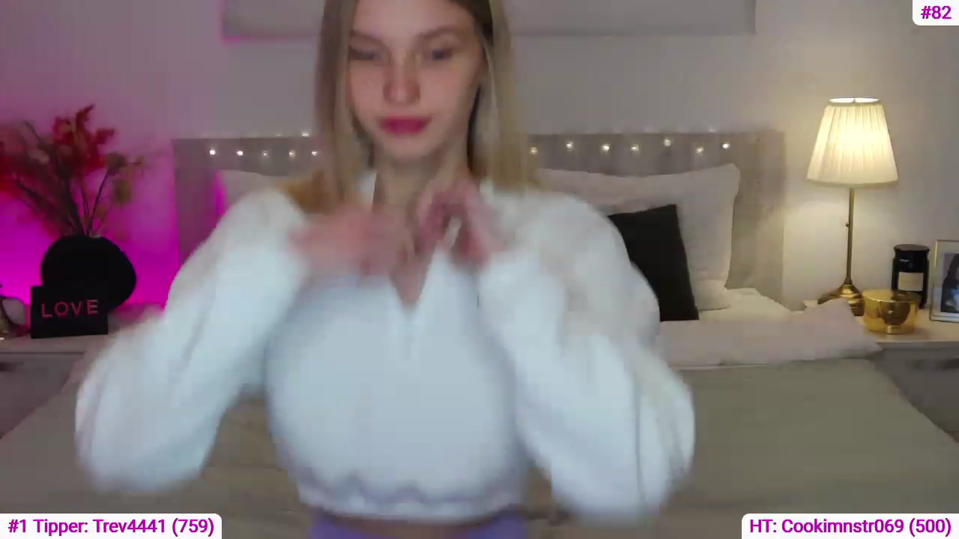Gallery image thumbnail from Angell_XO's myfreecams stream on, 03/17/2023, 10:18 image 16 of 20