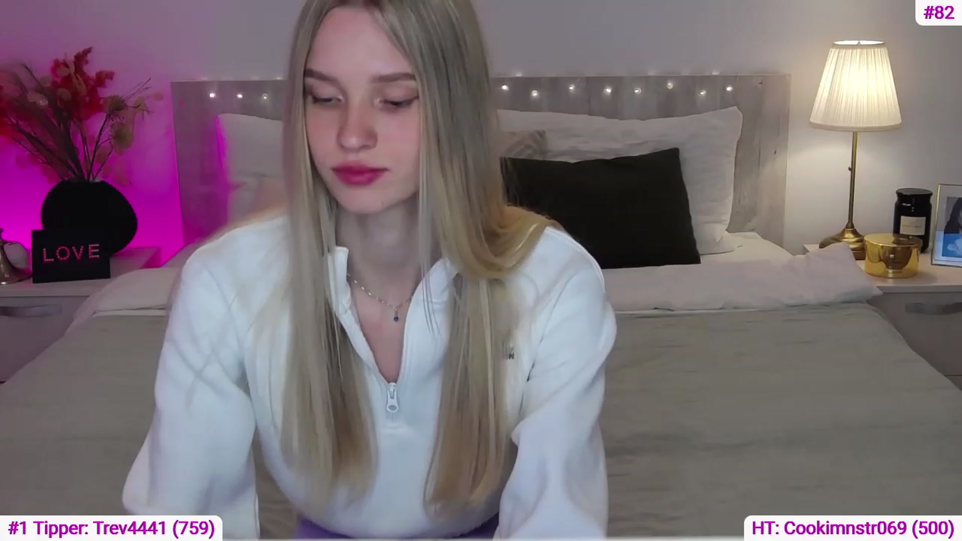 Gallery image thumbnail from Angell_XO's myfreecams stream on, 03/17/2023, 10:18 image 18 of 20