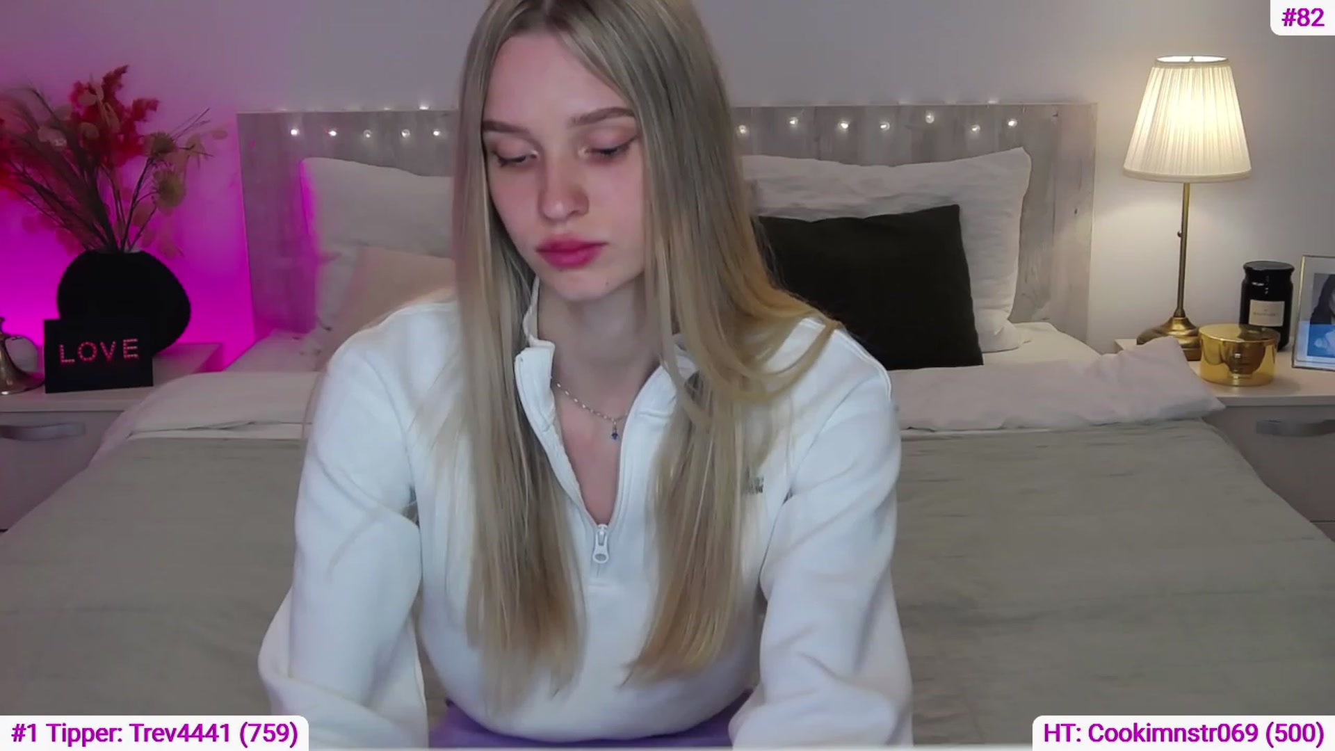 Gallery image thumbnail from Angell_XO's myfreecams stream on, 03/17/2023, 10:18 image 20 of 20