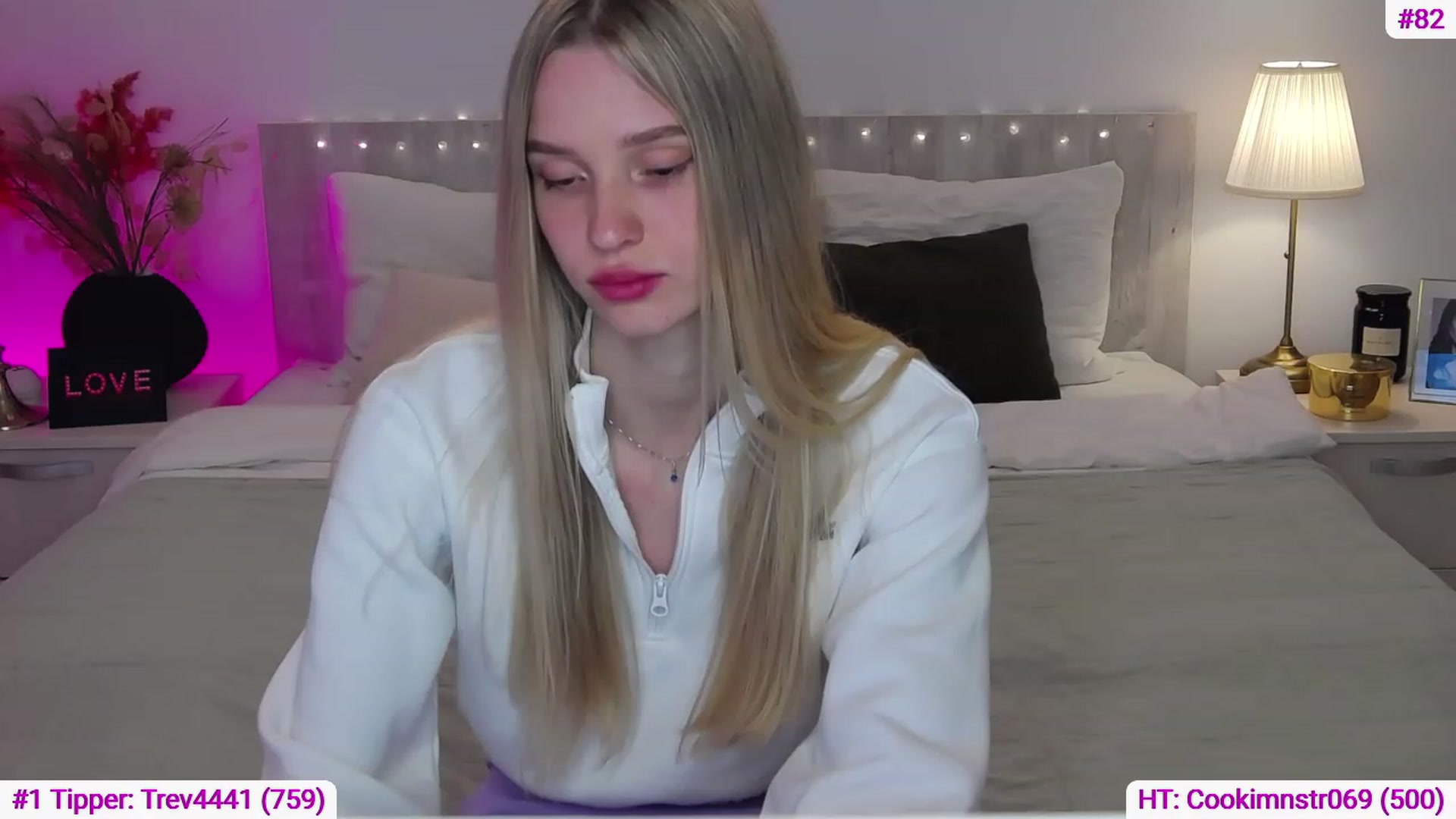 Gallery image thumbnail from Angell_XO's myfreecams stream on, 03/17/2023, 10:18 image 19 of 20