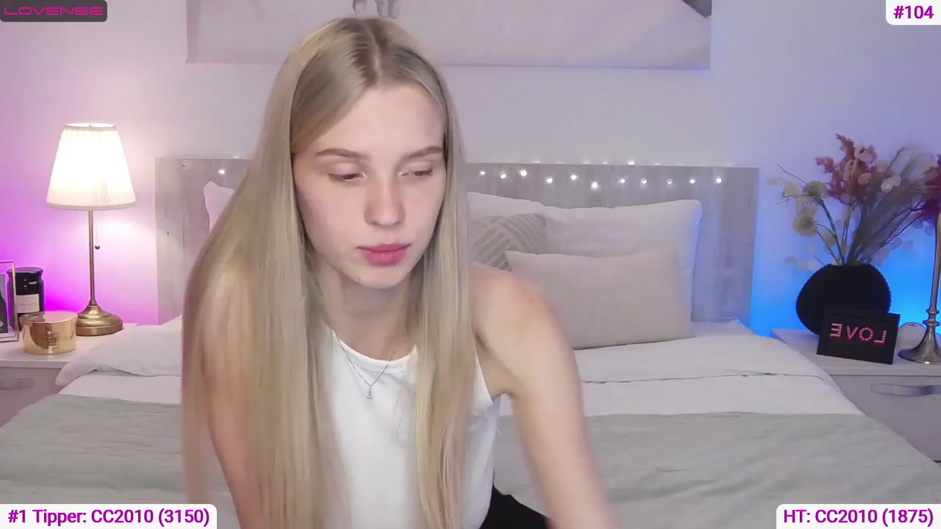 Gallery image thumbnail from Angell_XO's myfreecams stream on, 03/24/2023, 10:40 image 3 of 20
