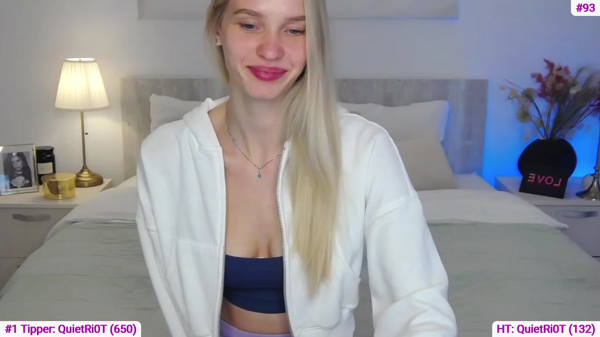 Gallery image thumbnail from Angell_XO's myfreecams stream on, 03/29/2023, 09:00 image 2 of 20