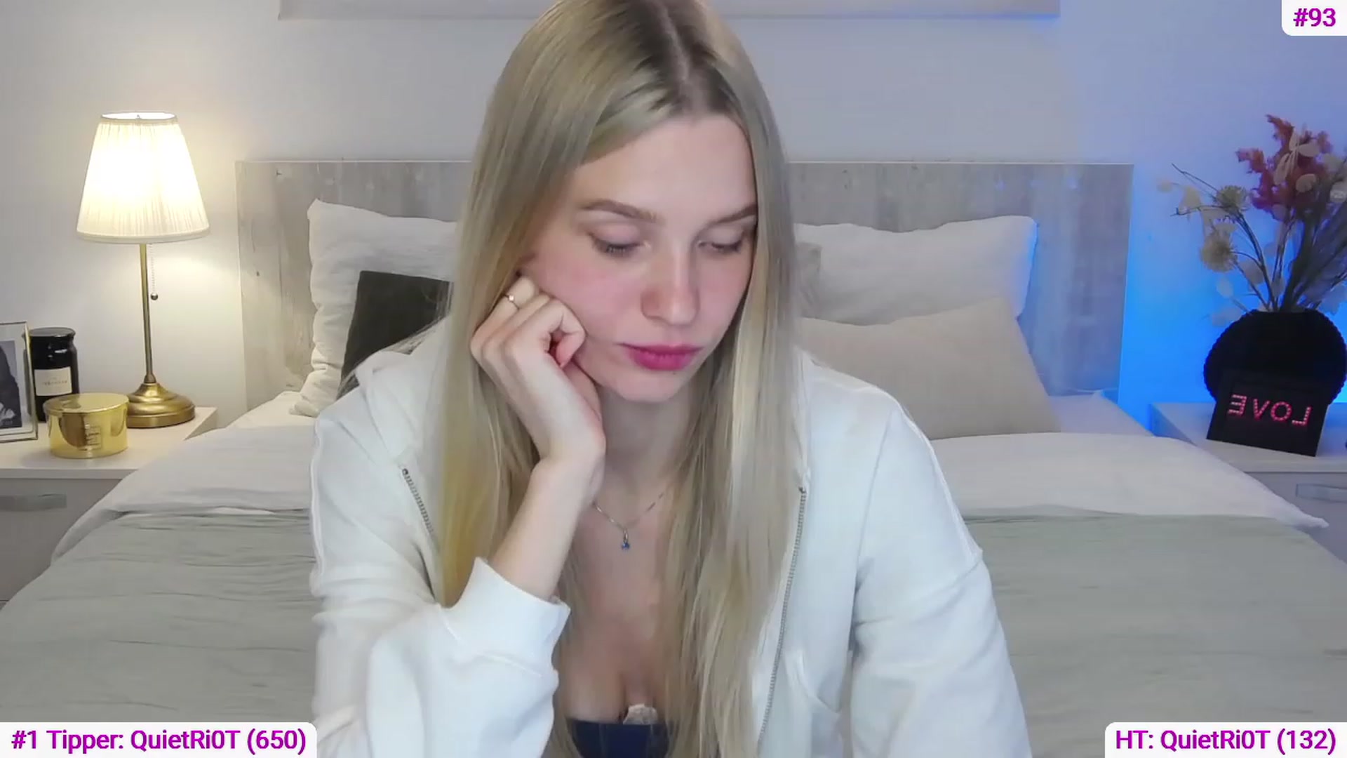 Gallery image thumbnail from Angell_XO's myfreecams stream on, 03/29/2023, 10:13 image 10 of 20
