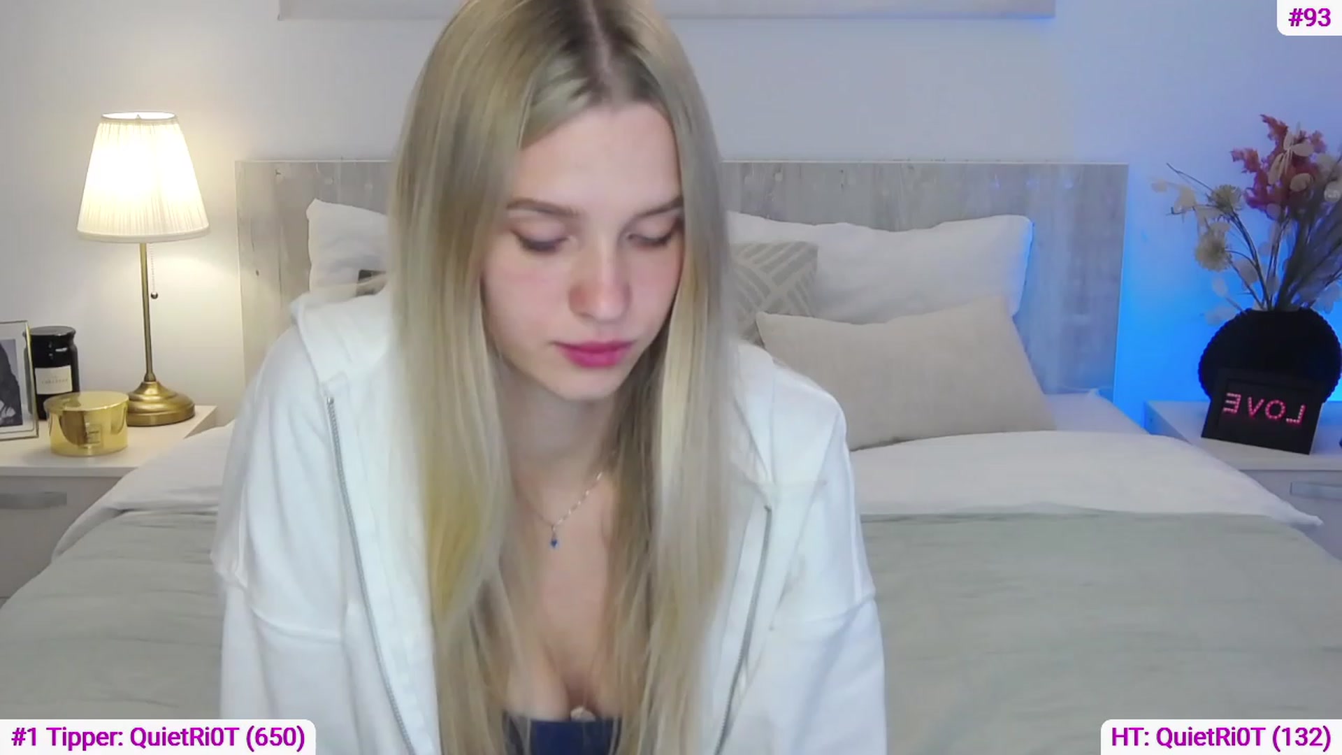 Gallery image thumbnail from Angell_XO's myfreecams stream on, 03/29/2023, 10:13 image 2 of 20