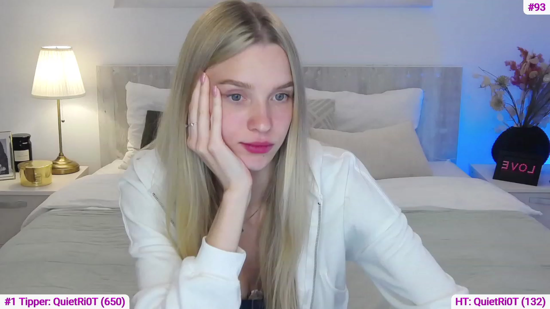 Gallery image thumbnail from Angell_XO's myfreecams stream on, 03/29/2023, 10:13 image 6 of 20