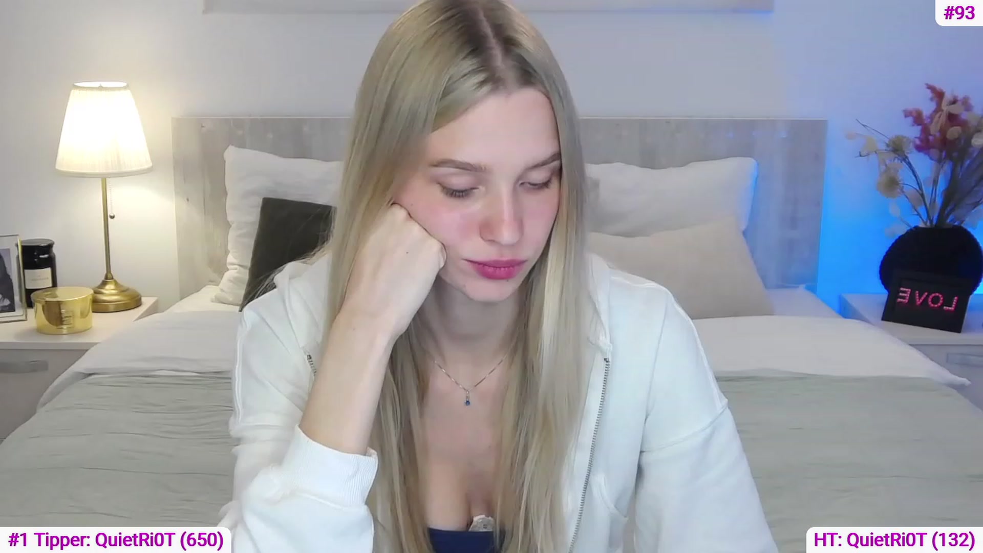 Gallery image thumbnail from Angell_XO's myfreecams stream on, 03/29/2023, 10:13 image 11 of 20