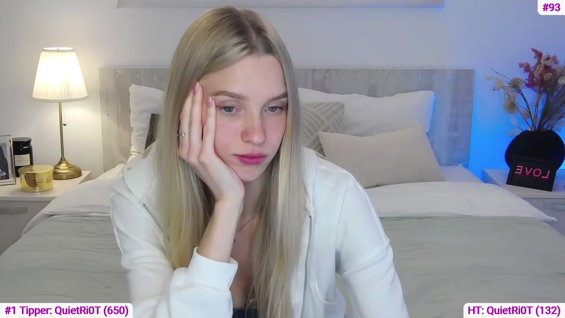 Gallery image thumbnail from Angell_XO's myfreecams stream on, 03/29/2023, 10:13 image 8 of 20