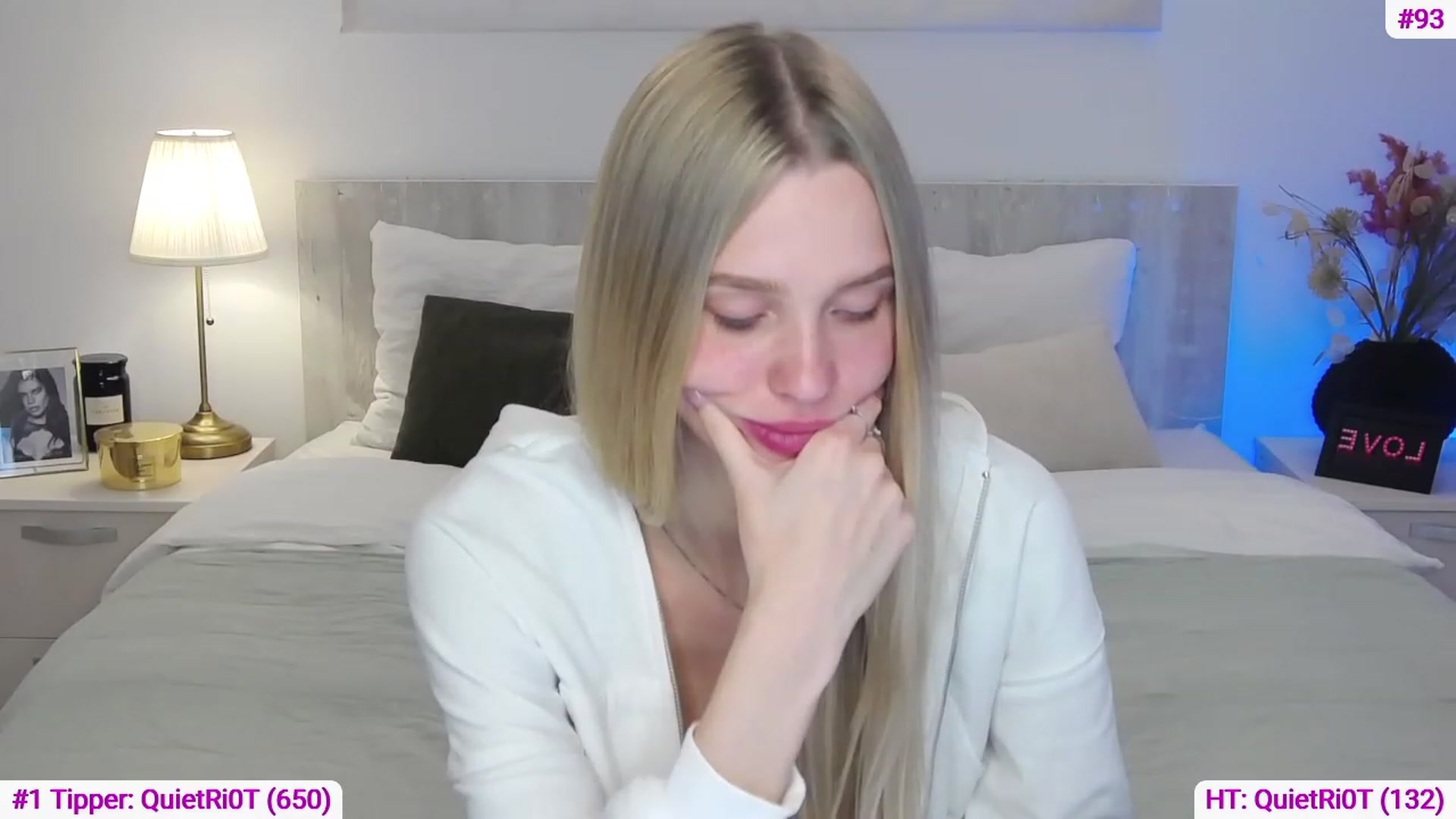 Gallery image thumbnail from Angell_XO's myfreecams stream on, 03/29/2023, 12:02 image 16 of 20