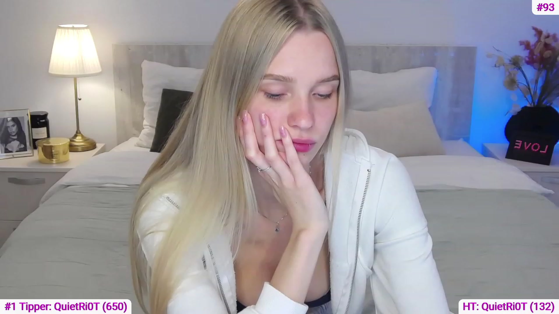 Gallery image thumbnail from Angell_XO's myfreecams stream on, 03/29/2023, 12:02 image 2 of 20