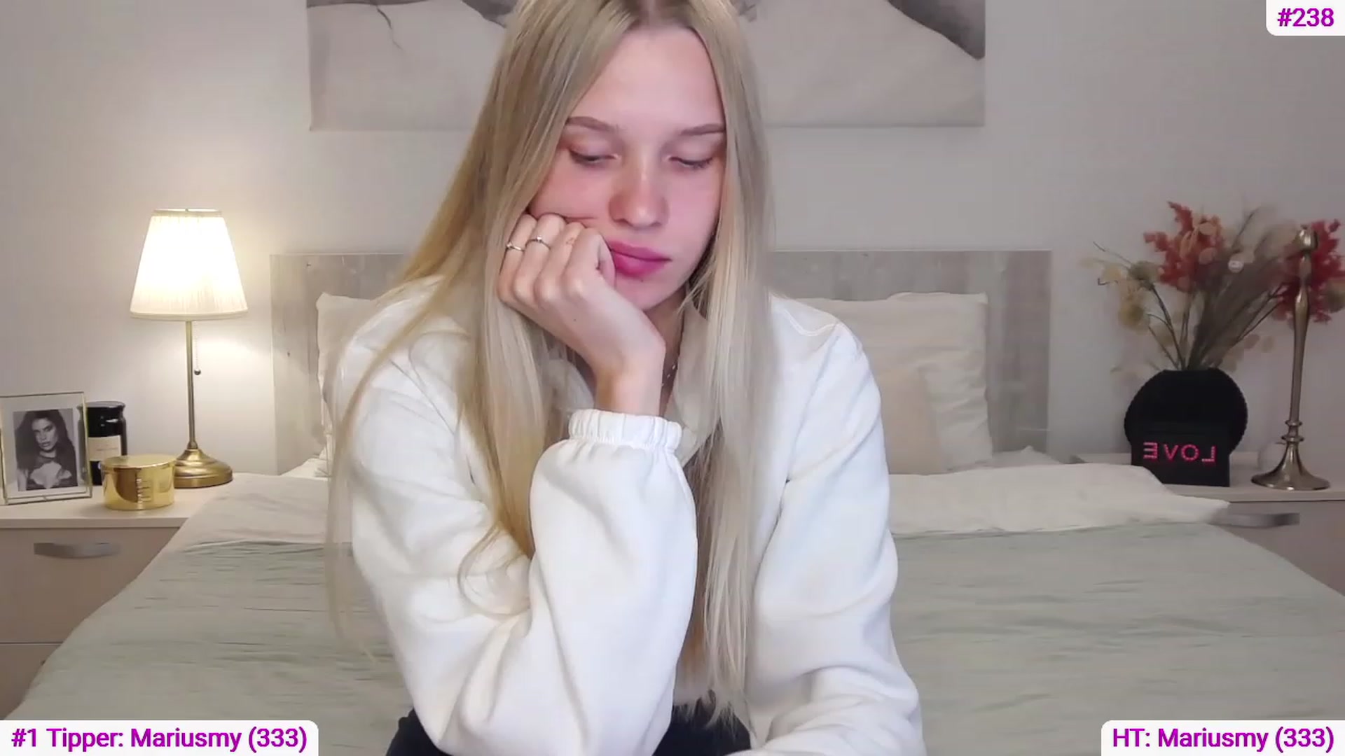 Gallery image thumbnail from Angell_XO's myfreecams stream on, 04/04/2023, 06:46 image 6 of 20