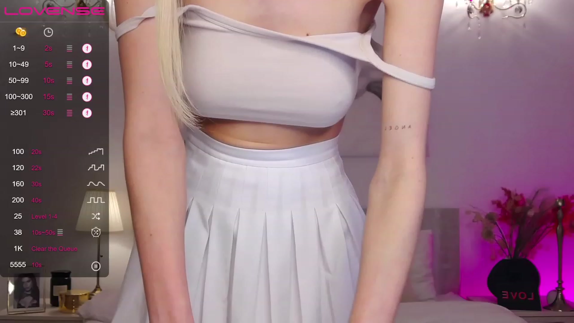 Gallery image thumbnail from Angell_XO's myfreecams stream on, 04/07/2023, 06:02 image 15 of 20