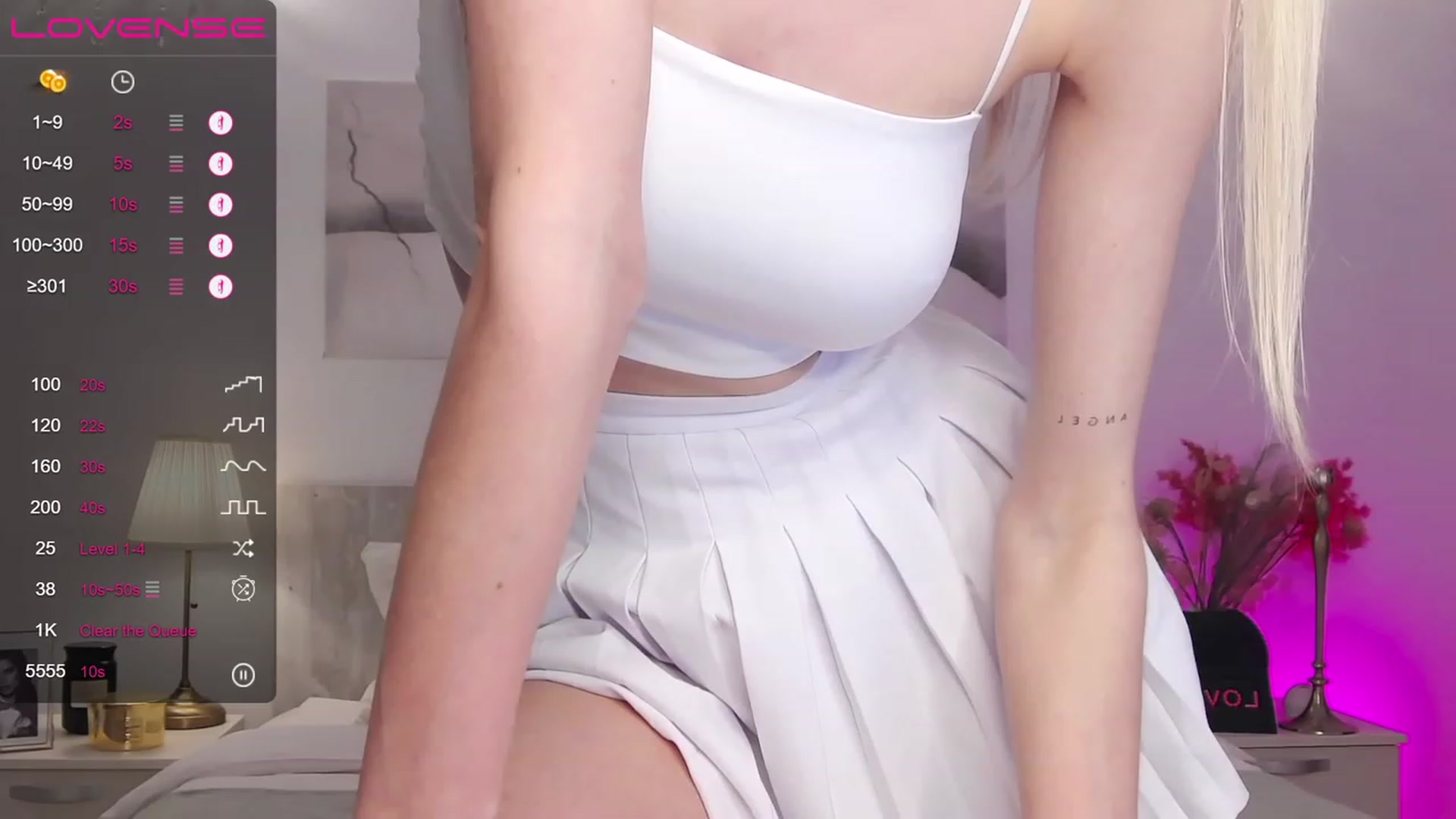 Gallery image thumbnail from Angell_XO's myfreecams stream on, 04/08/2023, 13:28 image 18 of 20