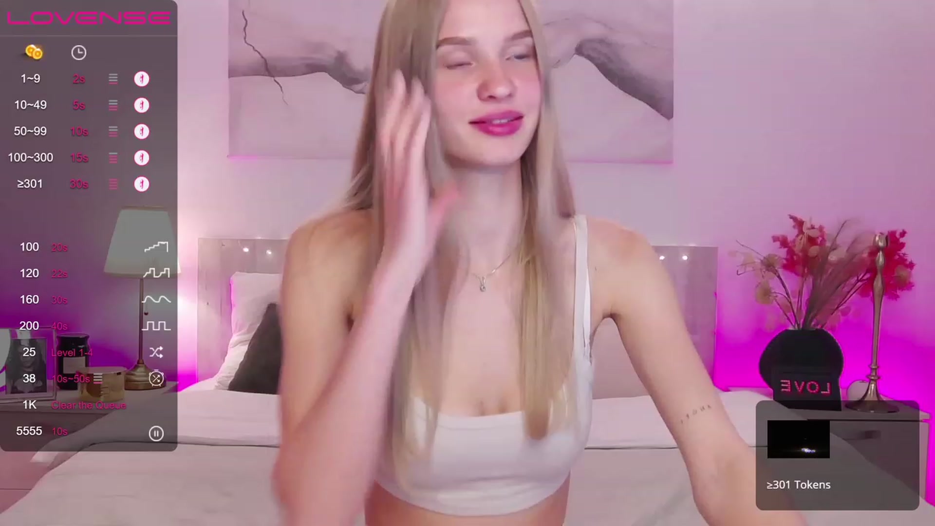 Gallery image thumbnail from Angell_XO's myfreecams stream on, 04/12/2023, 09:05 image 14 of 20