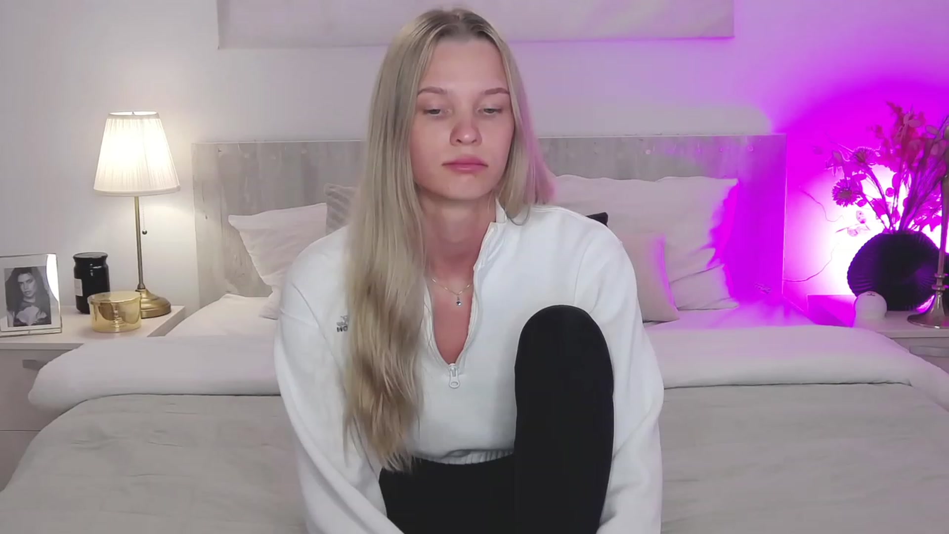 Gallery image thumbnail from Angell_XO's myfreecams stream on, 04/26/2023, 06:52 image 11 of 20