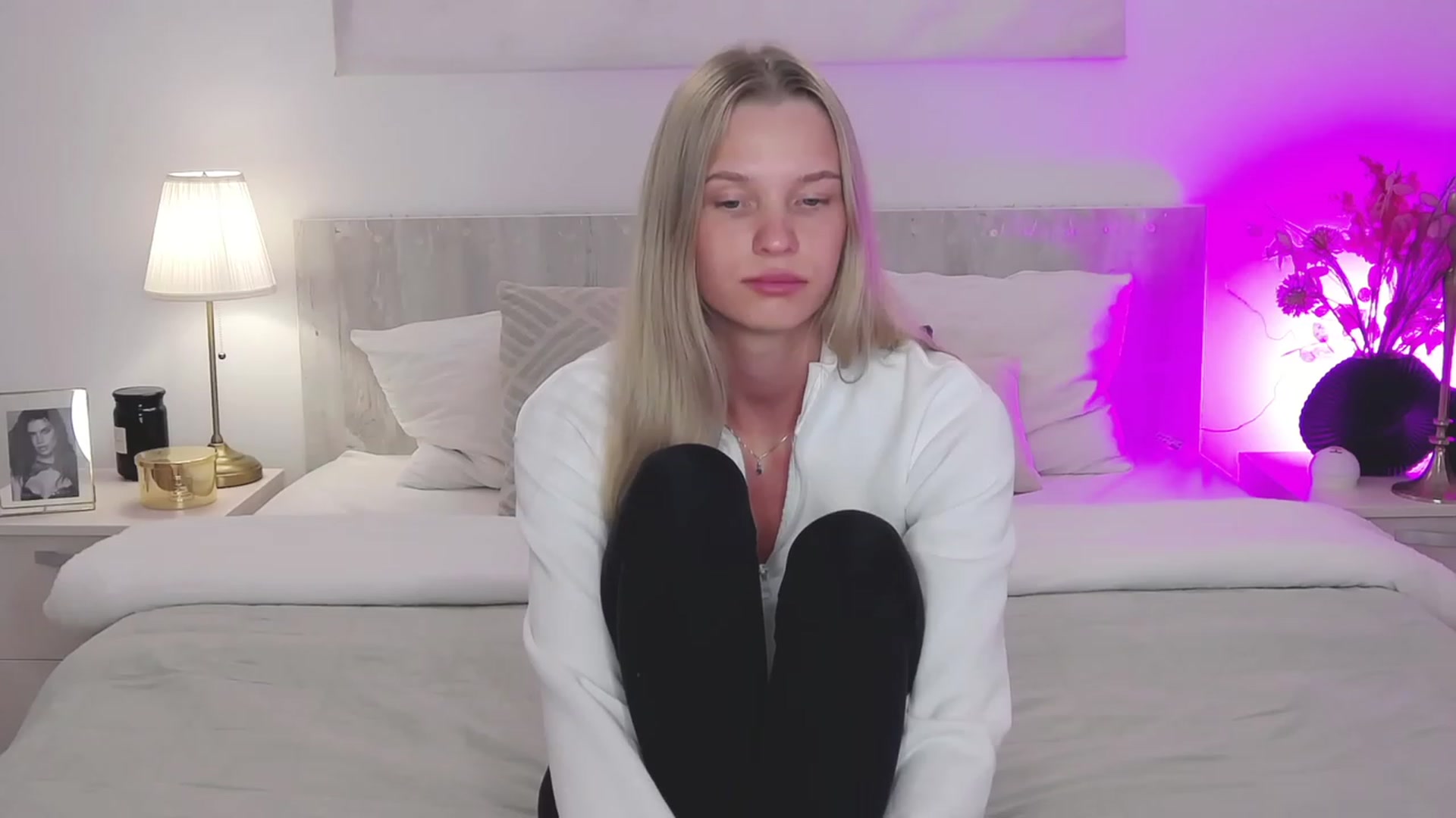 Gallery image thumbnail from Angell_XO's myfreecams stream on, 04/26/2023, 06:52 image 20 of 20