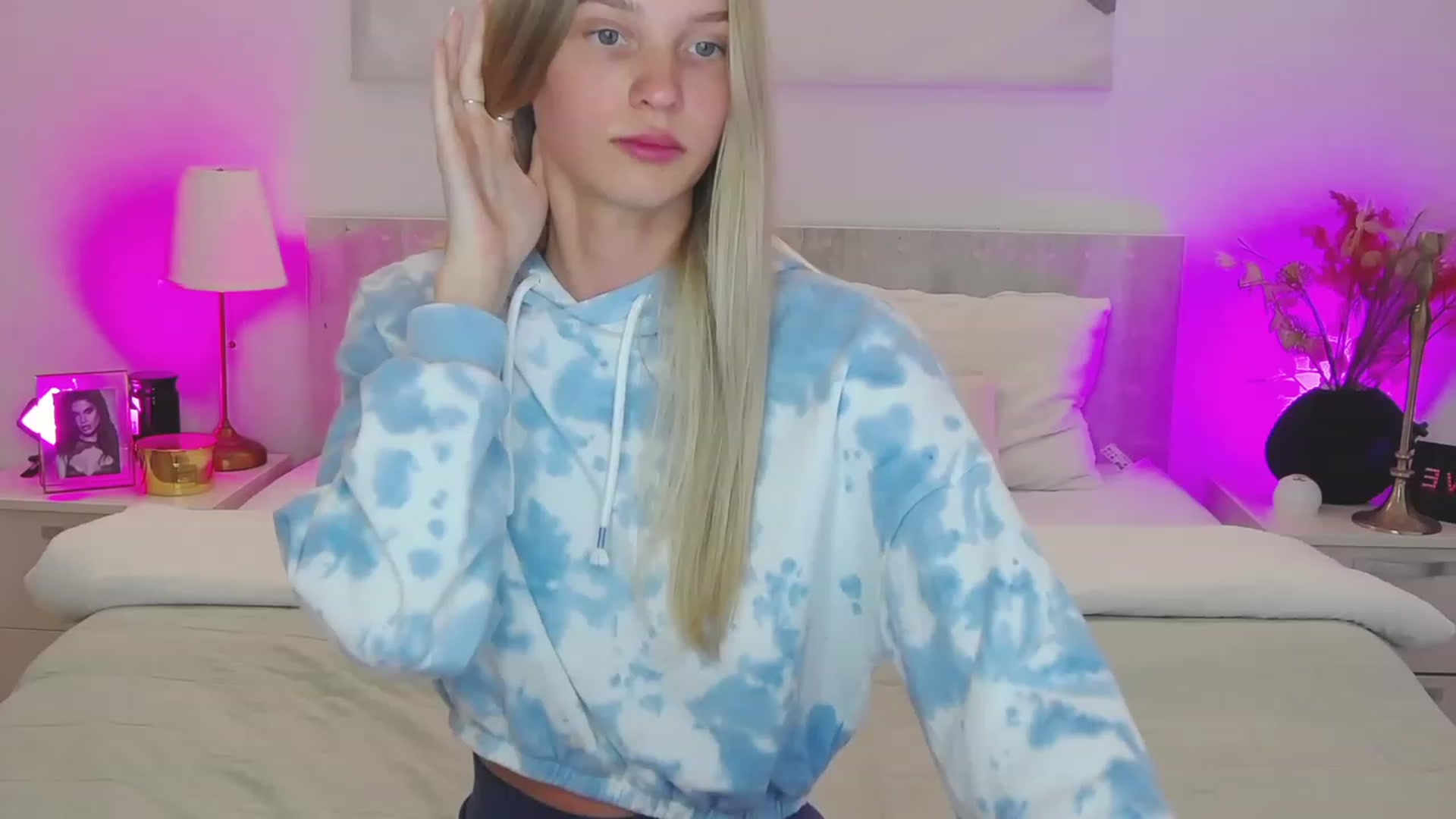Gallery image thumbnail from Angell_XO's myfreecams stream on, 04/27/2023, 08:46 image 19 of 20