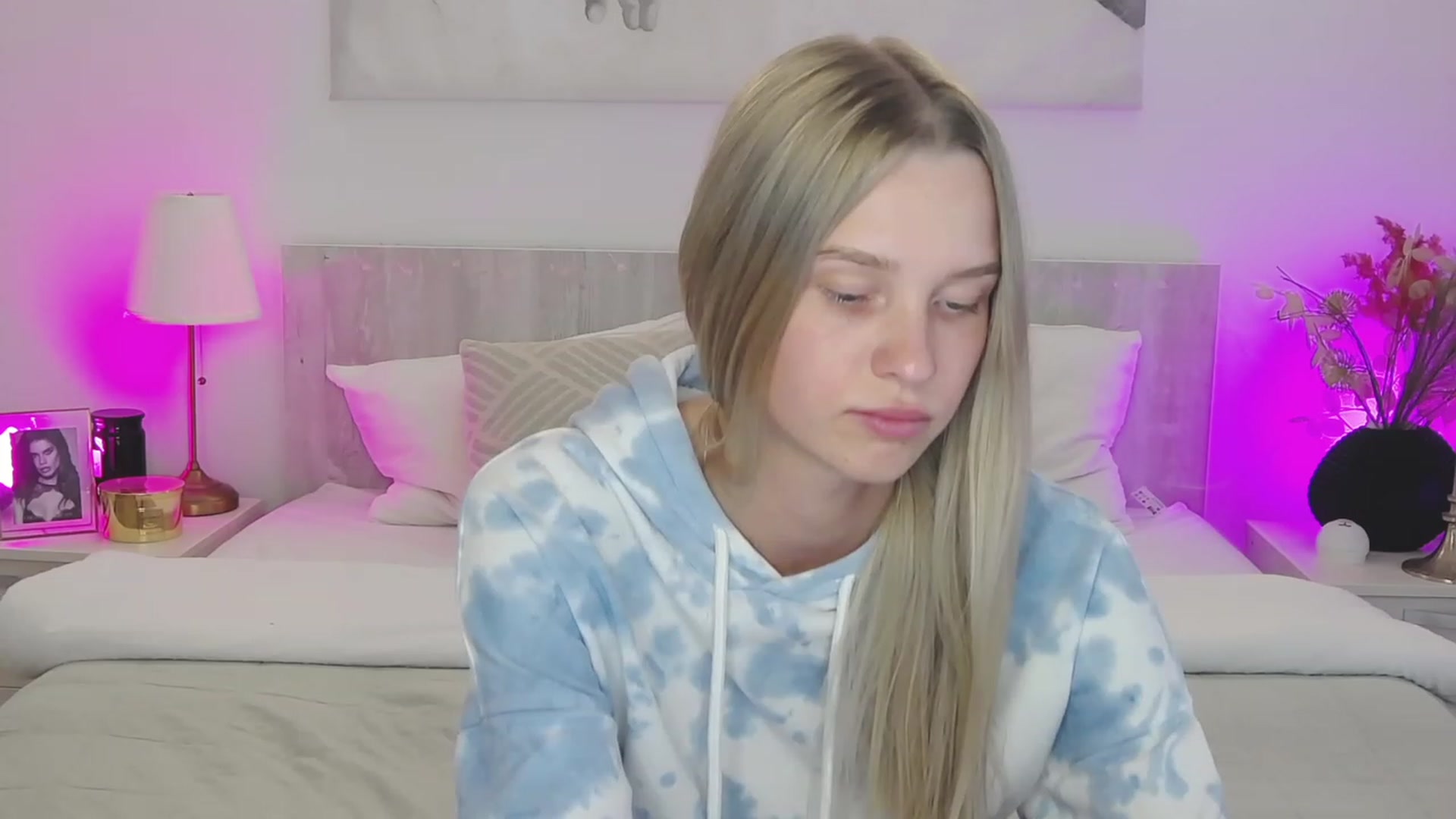 Gallery image thumbnail from Angell_XO's myfreecams stream on, 04/27/2023, 11:29 image 19 of 20