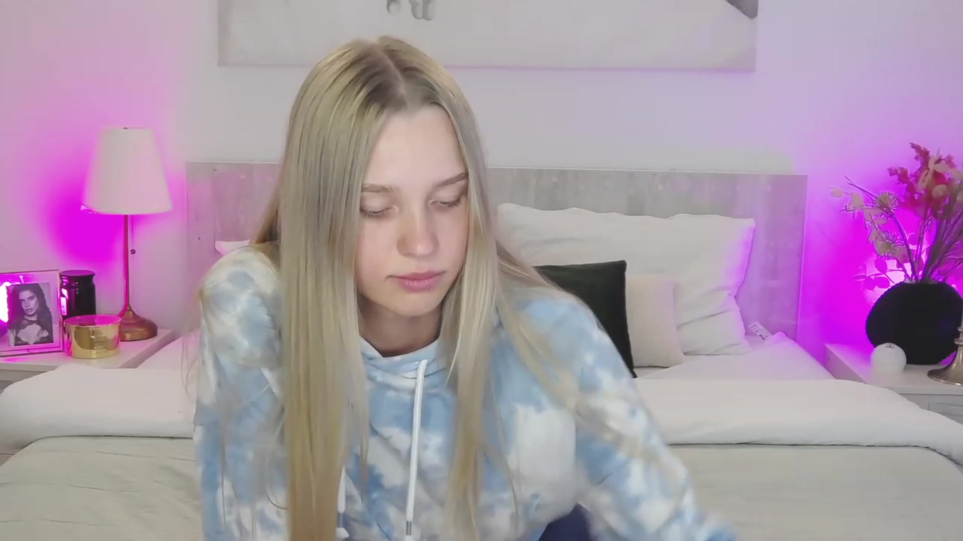 Gallery image thumbnail from Angell_XO's myfreecams stream on, 04/27/2023, 11:29 image 18 of 20