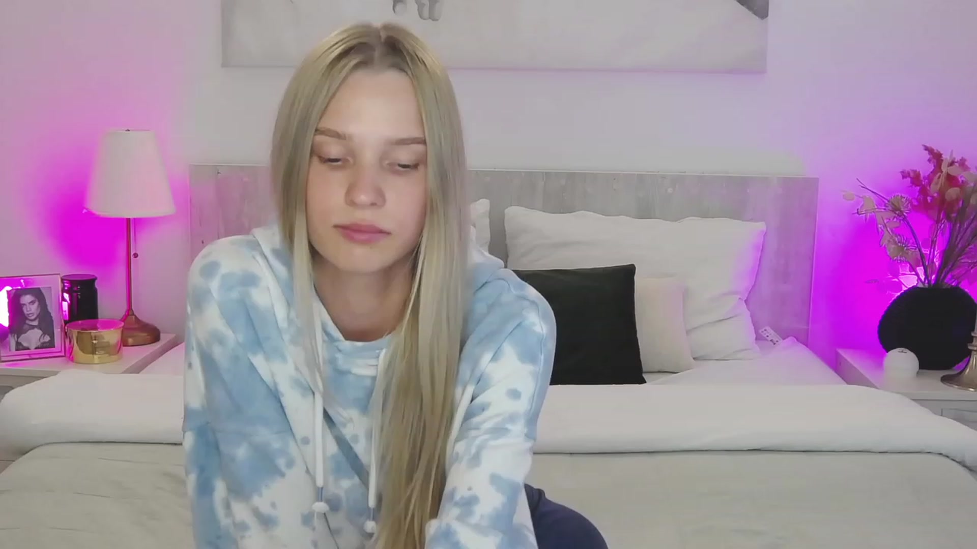 Gallery image thumbnail from Angell_XO's myfreecams stream on, 04/27/2023, 11:49 image 2 of 20
