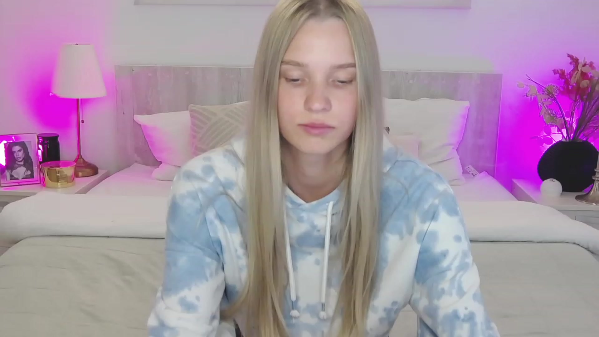 Gallery image thumbnail from Angell_XO's myfreecams stream on, 04/27/2023, 11:49 image 18 of 20