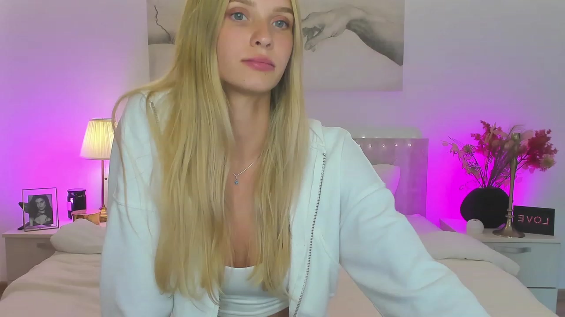 Gallery image thumbnail from Angell_XO's myfreecams stream on, 05/04/2023, 13:36 image 4 of 20