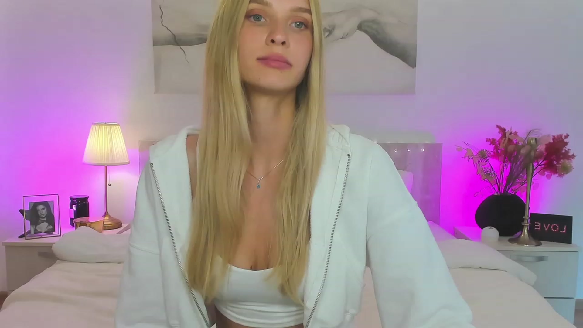 Gallery image thumbnail from Angell_XO's myfreecams stream on, 05/04/2023, 13:36 image 3 of 20