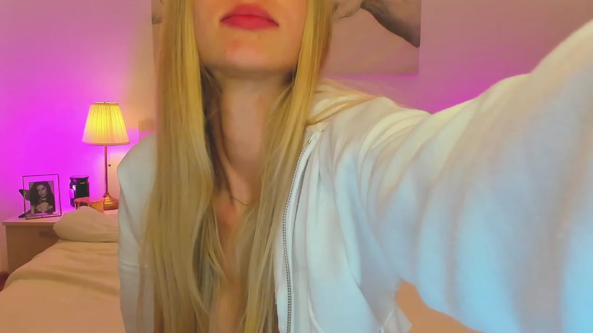 Gallery image thumbnail from Angell_XO's myfreecams stream on, 05/04/2023, 15:34 image 19 of 20